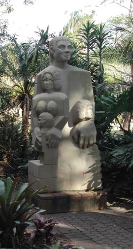 Tác phẩm điêu khắc trong Vườn Bách thảo của Thành phố Brisbane