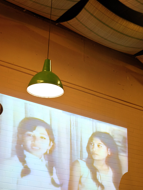 Những bộ phim Campuchia bị mất từ lâu đã được chiếu trên tường