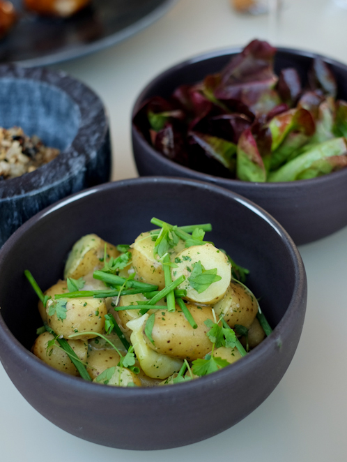 Salad khoai tây và xà lách mignonette