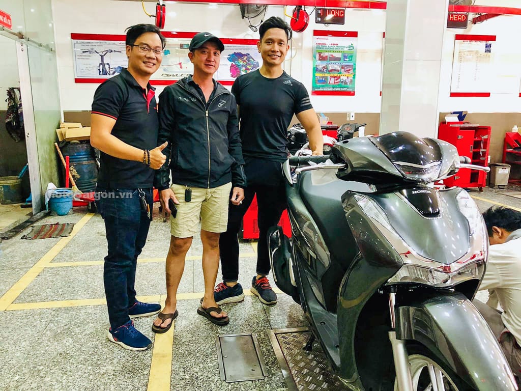 ở Việt Nam chạy xe SH là biểu tượng của sự giàu có