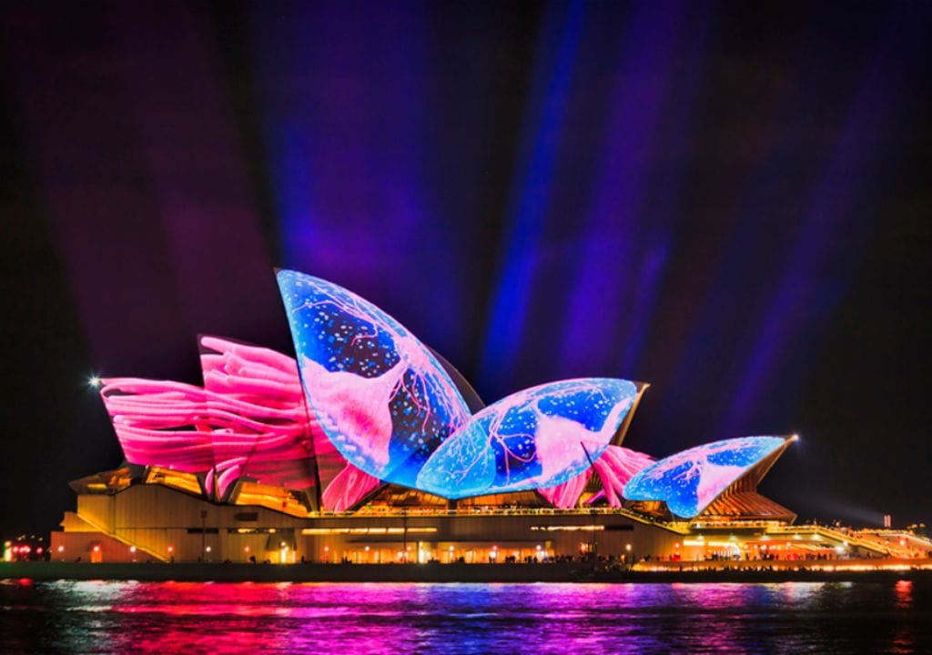 Thưởng Thức Show Ánh Sáng Đỉnh Cao Tại Lễ Hội Vivid Sydney