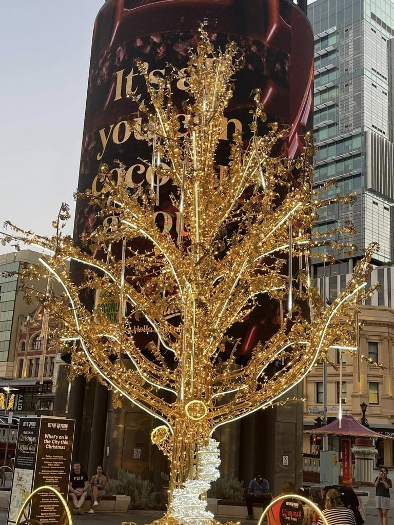 Trải Nghiệm Tour Ánh Sáng Giáng Sinh của Rio Tinto tại Perth