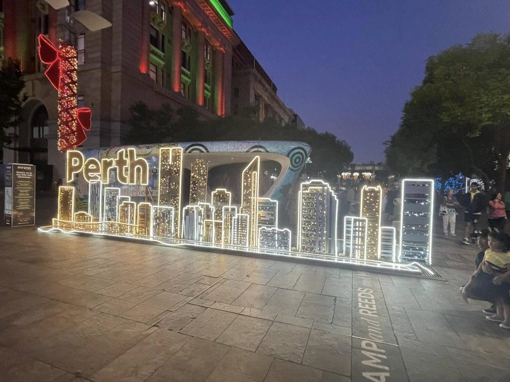 Trải Nghiệm Tour Ánh Sáng Giáng Sinh của Rio Tinto tại Perth